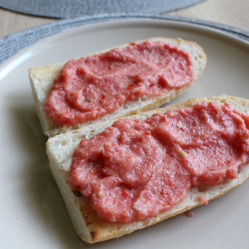  Pan con tomate y aceite